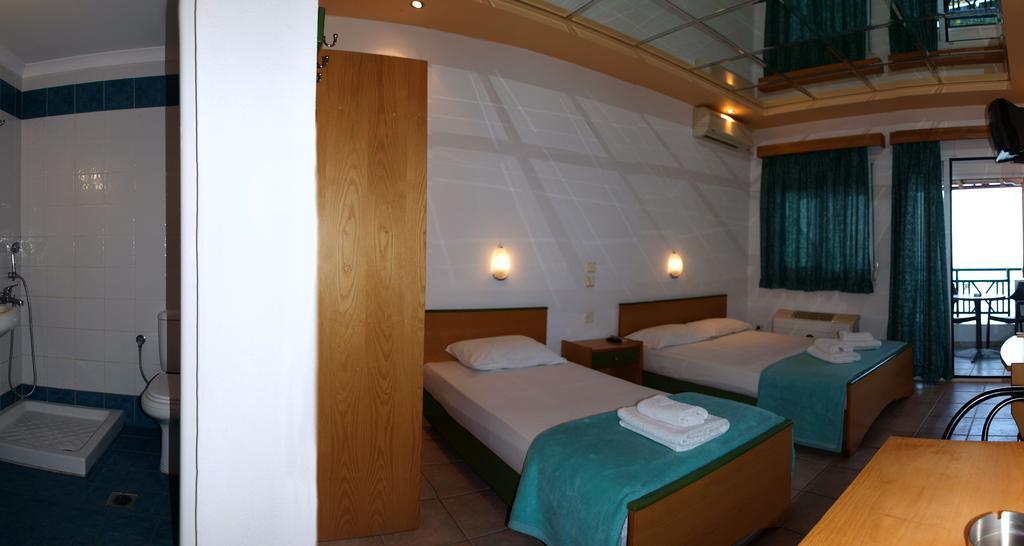 Big Blue Studios Kallithea  Δωμάτιο φωτογραφία