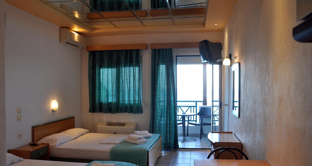 Big Blue Studios Kallithea  Δωμάτιο φωτογραφία